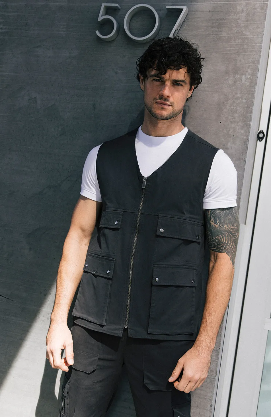 Cargo Vest in Charcoal