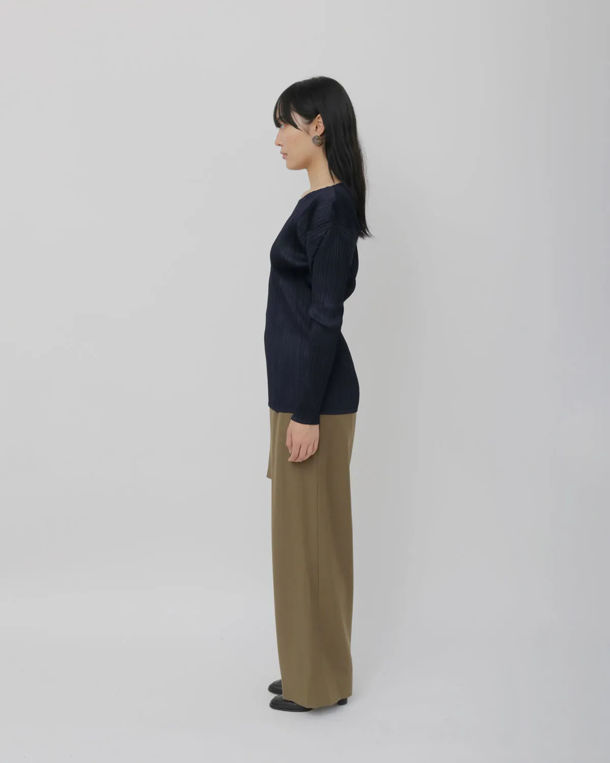 Wide Wool Trousers w/ Belt